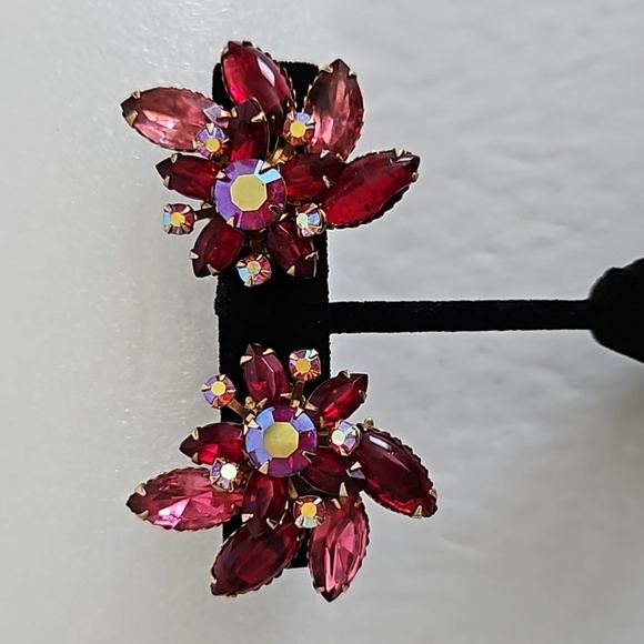 Vintage Rose, Red & Aurora Borealis Rhinestones in Goldtone Settings - Picture 1 of 7